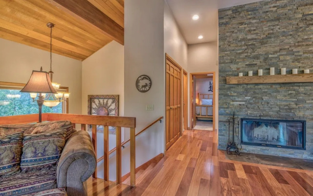 2 Tan Oak-Hot Tub-3BR/2BA