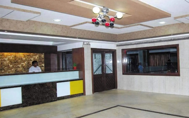 Hotel Mayura A/c