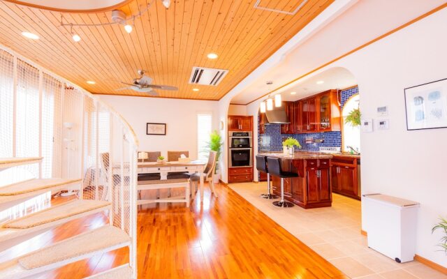 Lanakai House