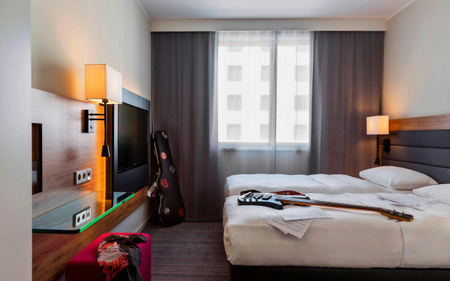 Moxy Vienna Airport - Image 6