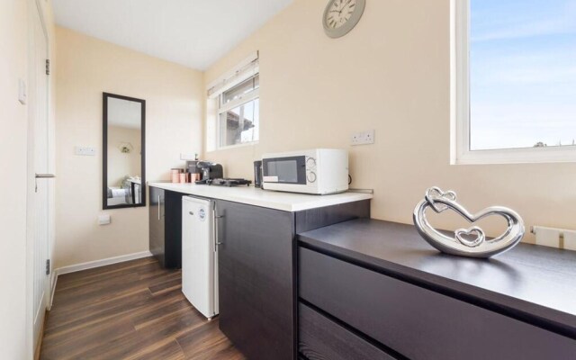 Stunning Ensuite Room In Isleworth TW7