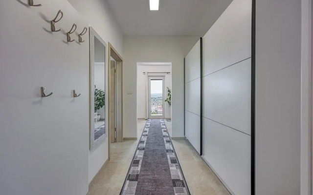 Apartment Smode With Bayview