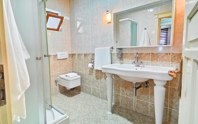 Arya Suites