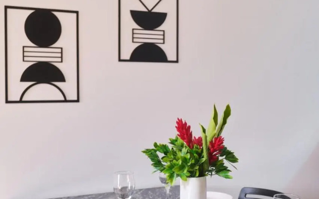 BH15: Apto charmoso com piscina e churrasqueira