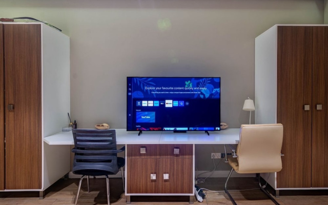 Peravi Suites at Pearl In The City