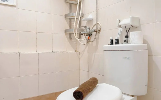 Warm And Homey 2Br Bassura City Apartment
