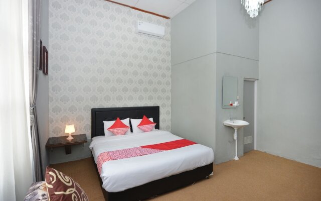 Golden Inn 2 by OYO Rooms