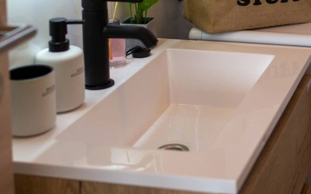 All New Sea View Apartment Moderna