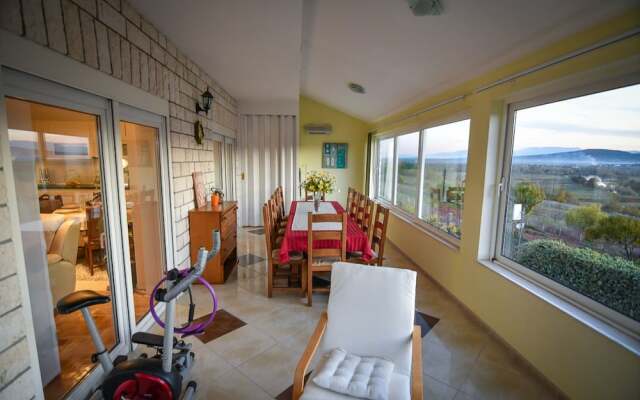 Quaint Holiday Home in Sinj With Private Pool