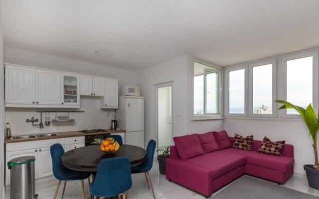 LEILANI -Stunning view apartment near the center!