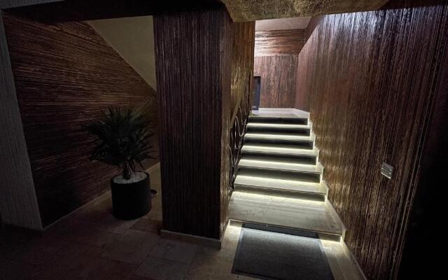 Renato HOUSE