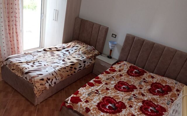 Studio Apartment Hamallaj Beach