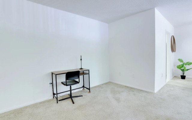 Apt Near Airport in Crystal City