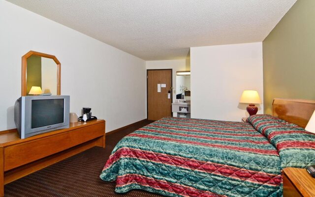 Super 8 by Wyndham Hayward WI