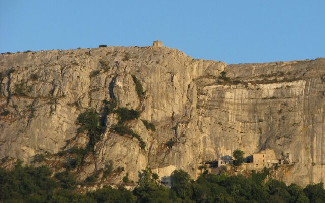 Apartment With 3 Bedrooms in Nans-les-pins, With Wonderful Mountain Vi