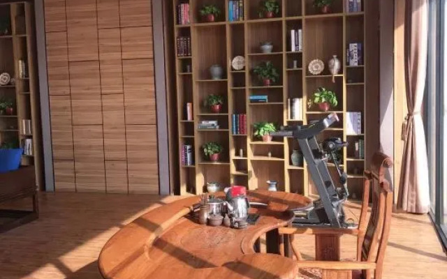 Riyue Lake Culture Hotel