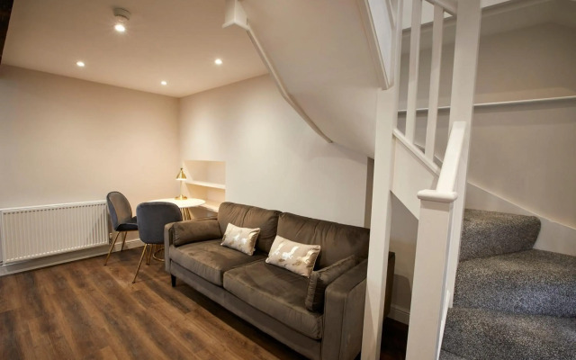 Three Cranes Serviced Apartments