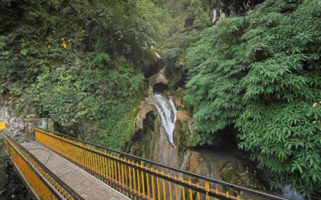 OYO Home 80427 Cheerful Stay Kempty