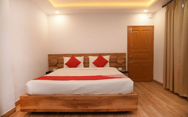 OYO 28824 La Castle Residency