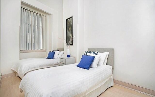 The Apartment Service CL405