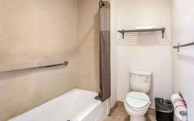 Motel 6 Gardena, CA - South