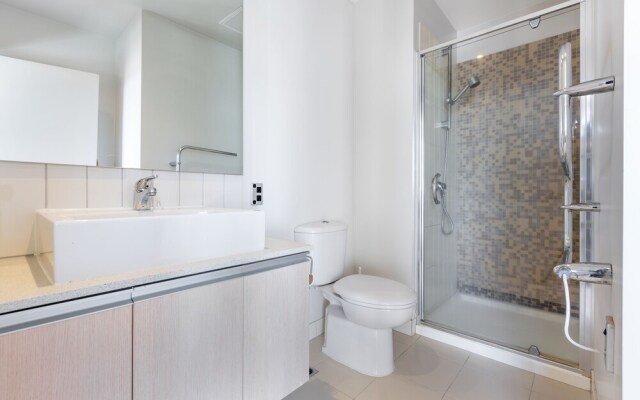 QV Lovely 1 Bedroom w Parking 1069