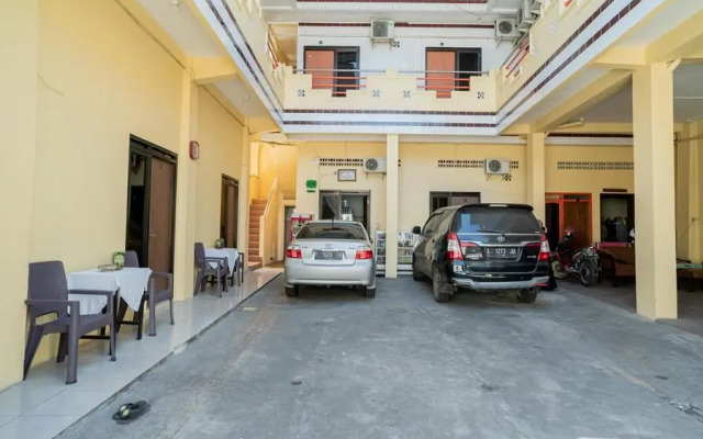 Prenjak Syariah by OYO Rooms