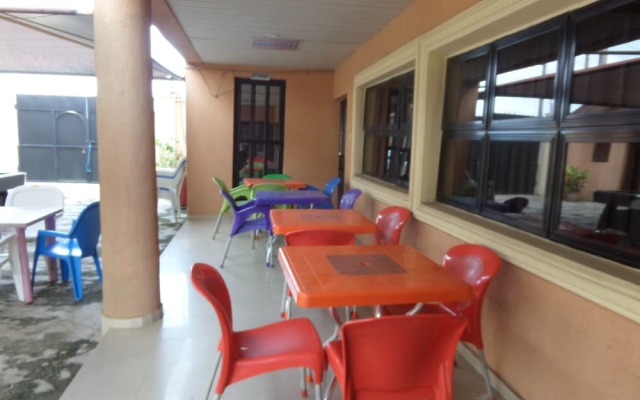 Bakis Continental Hotel