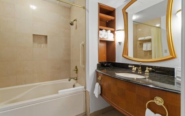 Astonishing Beachfront King Hotel CozySuites