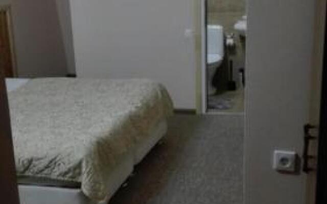 Kirova 16 Guest House