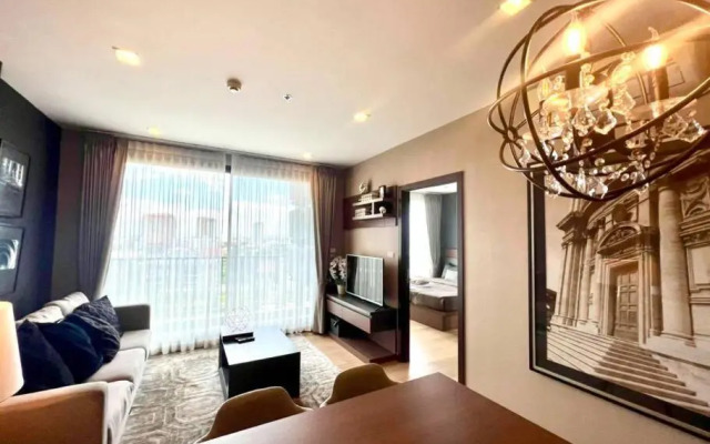 Luxury 2-Bedroom Condo with Pool