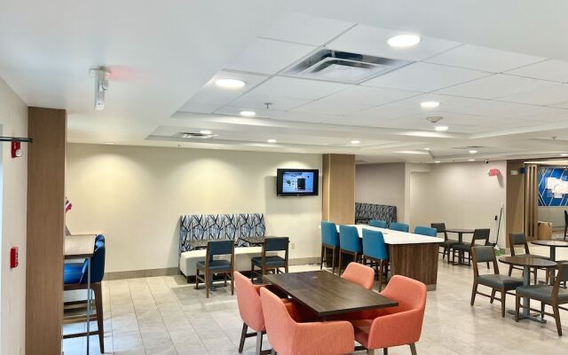 Holiday Inn Express Madison