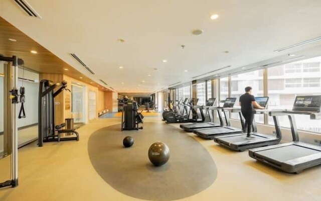 Midtown The Peak Apartment by VnHouse