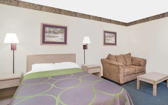 Super 8 By Wyndham Monticello