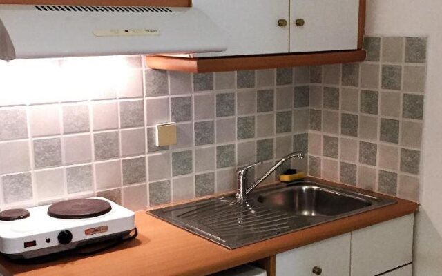 Lambrakis Studios & Apartments