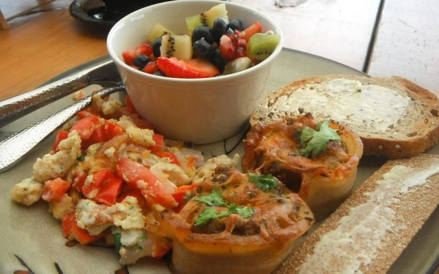 Quamichan Lakehouse Bed & Breakfast