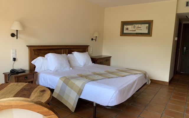 La Figuerola Hotel & Restaurant