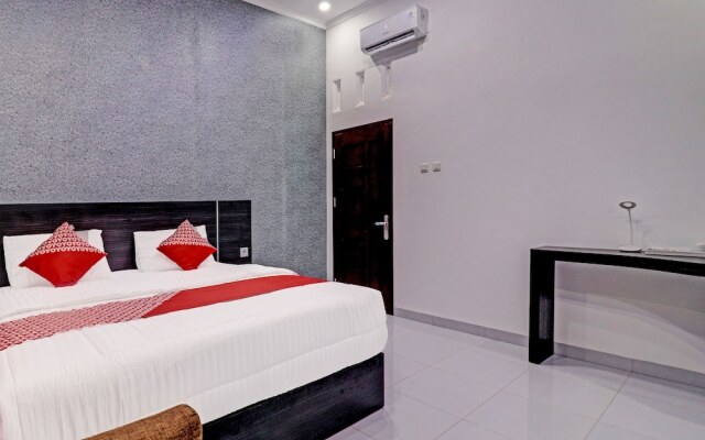 OYO 91203 Naufal Residence Syariah