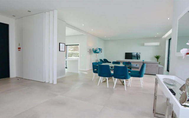 Villa Waterfall - CleverDetails234 luxury villa 10min from the center