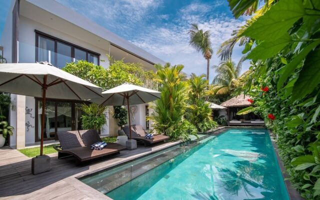 Chic Seminyak Retreat With Private Pool Haven