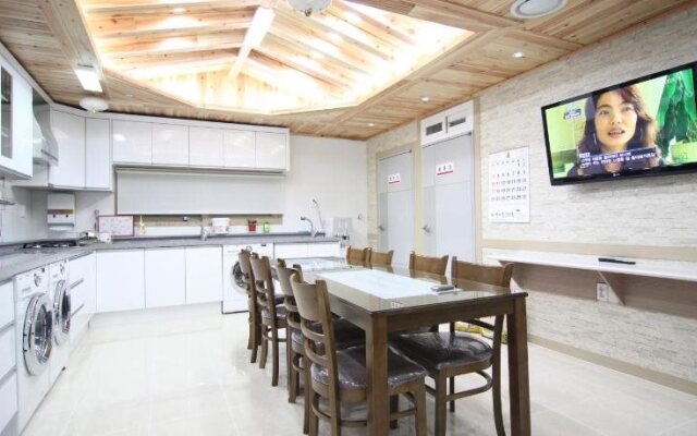Easy Guesthouse