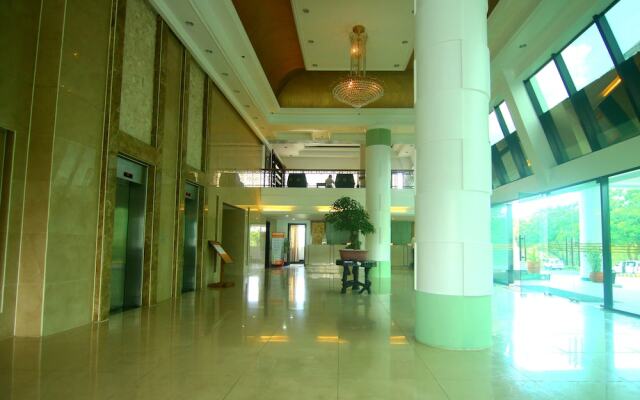 KC Hillcrest Hotel and Golf Club