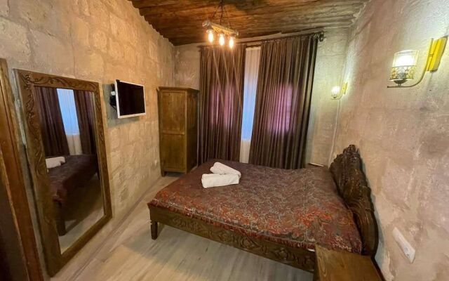 Bella Vista Stone House