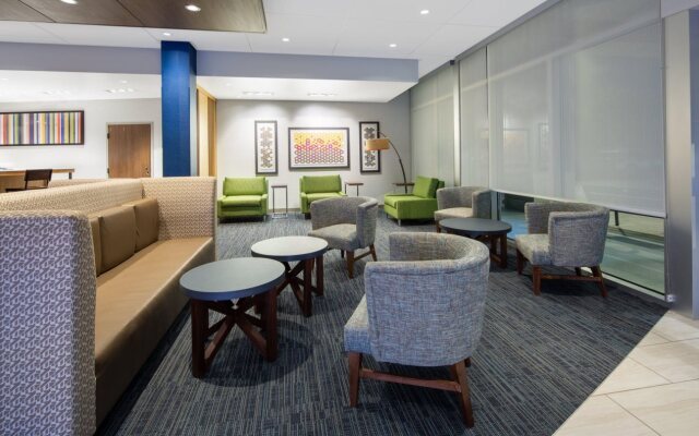 Holiday Inn Express & Suites Chico by IHG