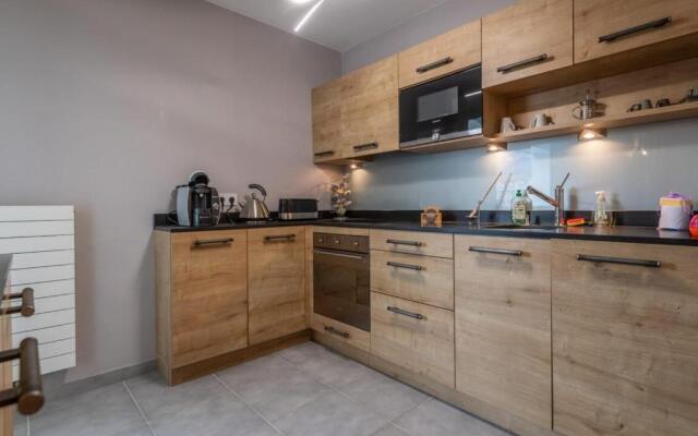 Apartment with balcony near downtown