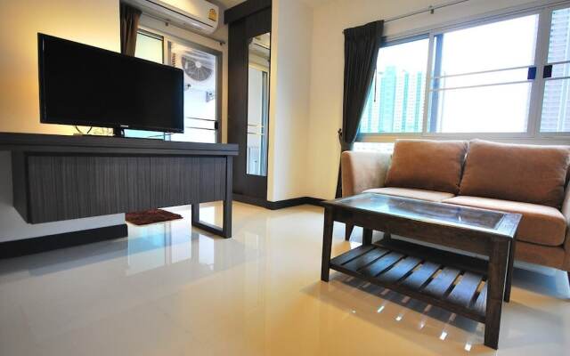 Canaries @38 Hotel by Baan Mina