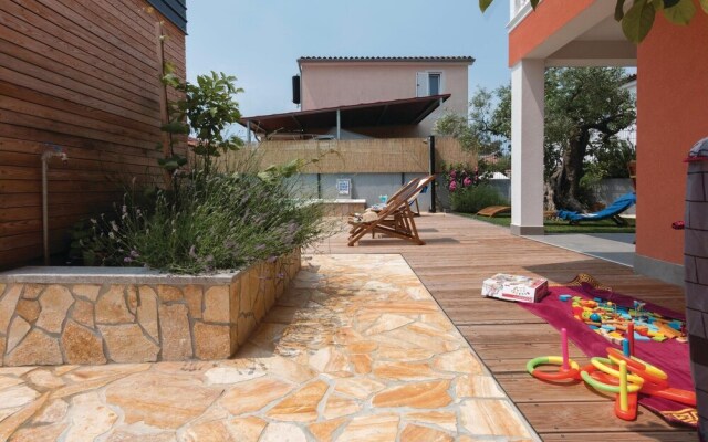 Stunning Home in Barbariga With 2 Bedrooms, Wifi and Outdoor Swimming Pool