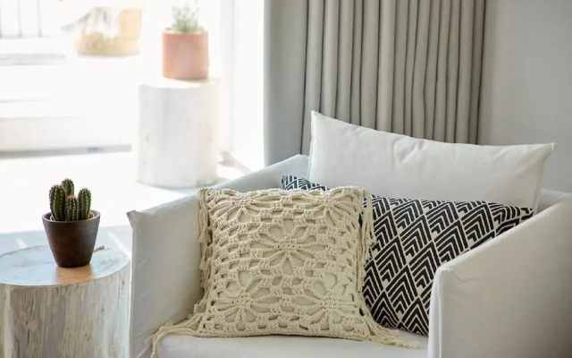 Lichnos Beach Hotel & Suites