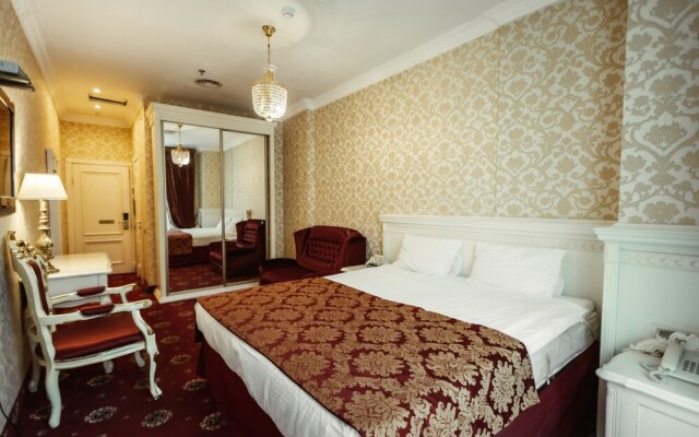 Royal Hotel De Paris