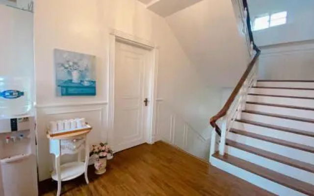 Isa Butterfly Kids BnB